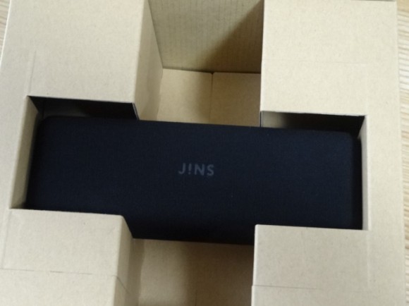 JINSの箱